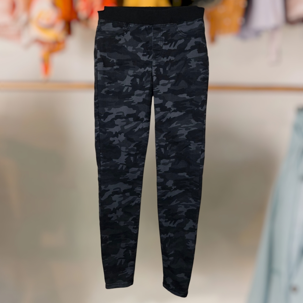 Black and Gray Jeggings with High Waist and Full-Length Design